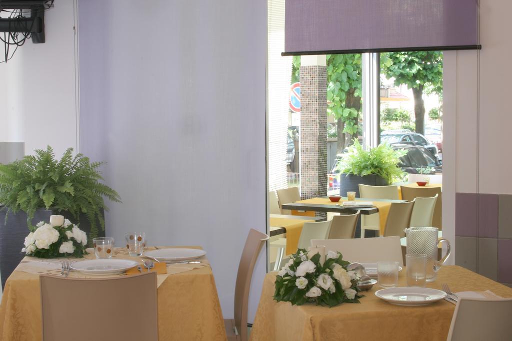 Hotel Villa Rossi Bellaria-Igea Marina Exterior foto